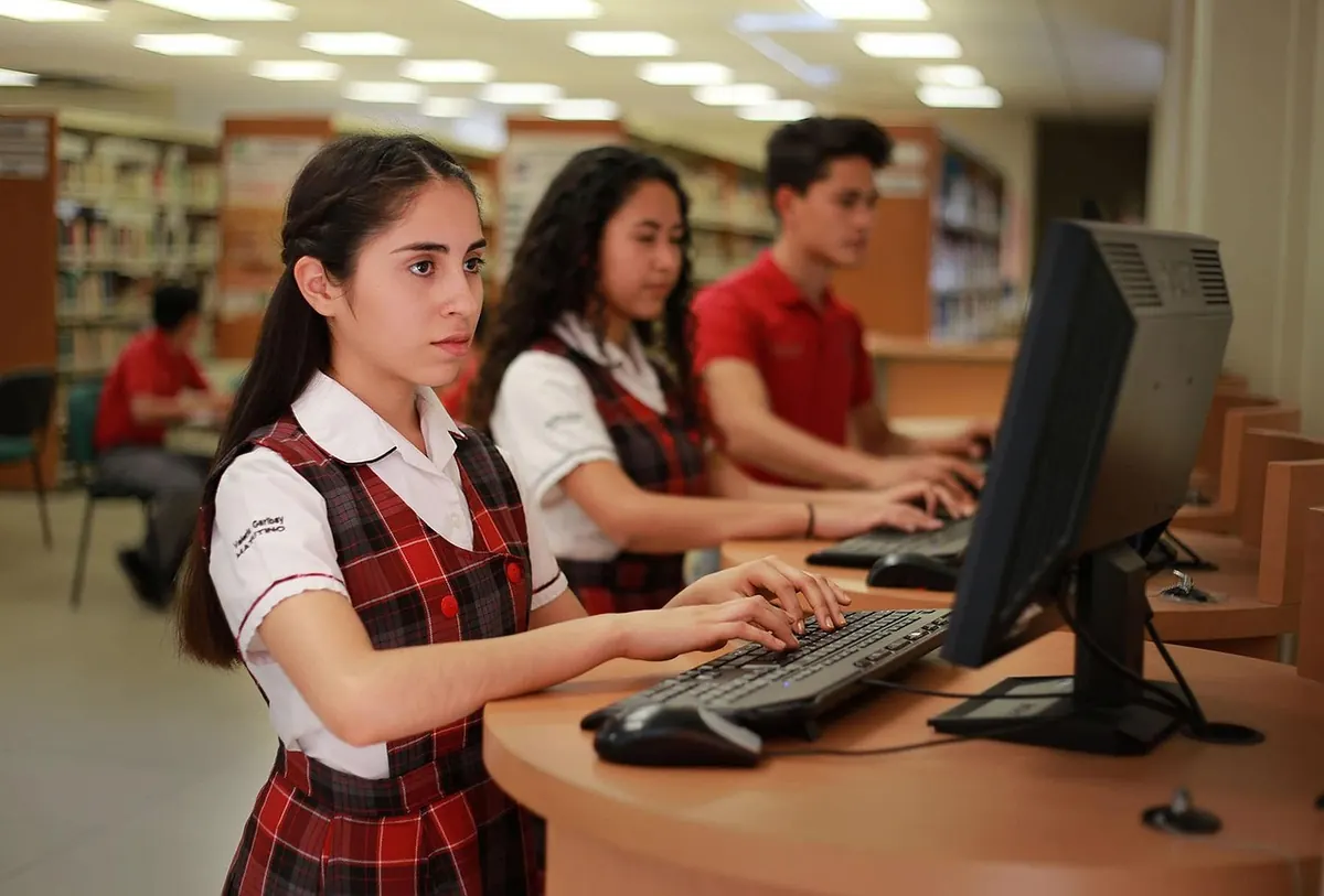 Five Common Mistakes to Avoid When Using AI for UK University Assignments